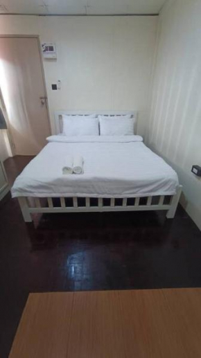 Chubby5 Room6
